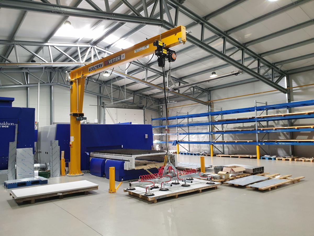 Forgódaru vákuumos megfogóval